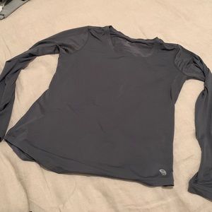 Mountain hardwear gray blue thin layer sweat wicking hiking top - medium